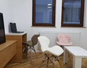 Maison 4 chambres à vendre dans Floresti
