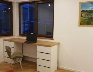 Maison 4 chambres à vendre dans Floresti