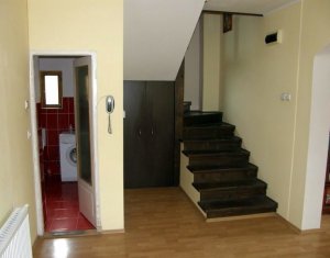 Maison 3 chambres à vendre dans Cluj-napoca, zone Buna Ziua