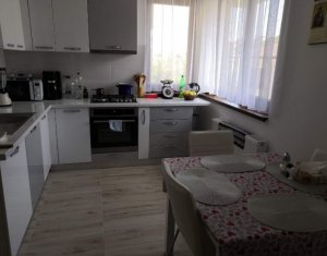 Maison 4 chambres à vendre dans Floresti