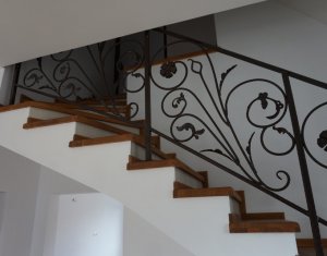 Maison 4 chambres à vendre dans Cluj-napoca, zone Buna Ziua