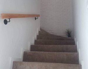 Maison 4 chambres à vendre dans Floresti