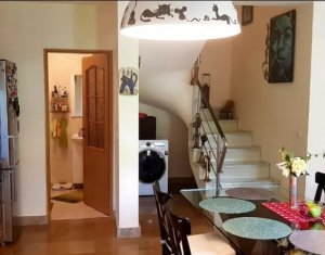 Maison 4 chambres à vendre dans Floresti
