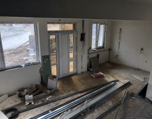 Maison 3 chambres à vendre dans Floresti