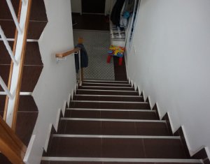 Maison 4 chambres à vendre dans Floresti