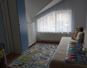 Maison 4 chambres à vendre dans Floresti