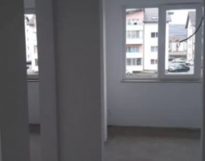 Maison 4 chambres à vendre dans Floresti
