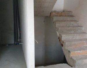 Maison 3 chambres à vendre dans Floresti
