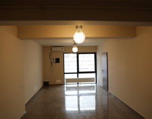 Espace Commercial à vendre dans Cluj-napoca, zone Intre Lacuri