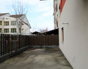 Espace Commercial à vendre dans Cluj-napoca, zone Intre Lacuri