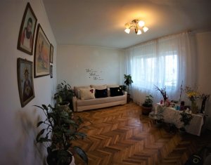 Appartement 3 chambres à vendre dans Cluj-napoca, zone Intre Lacuri