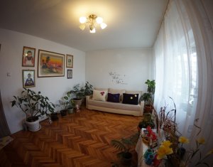 Appartement 3 chambres à vendre dans Cluj-napoca, zone Intre Lacuri