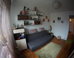 Appartement 3 chambres à vendre dans Cluj-napoca, zone Intre Lacuri
