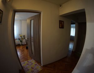 Appartement 3 chambres à vendre dans Cluj-napoca, zone Intre Lacuri