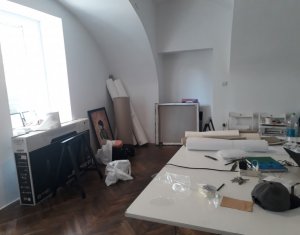 Bureau à louer, 24m2 dans Cluj-napoca, zone Centru