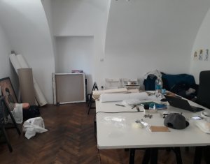 Bureau à louer dans Cluj-napoca, zone Centru
