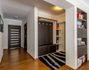 Appartement 4 chambres à vendre dans Cluj-napoca, zone Buna Ziua