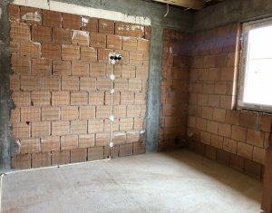 Maison 4 chambres à vendre dans Floresti