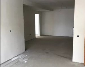 Appartement 3 chambres à vendre dans Floresti