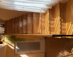 Maison 6 chambres à vendre dans Floresti