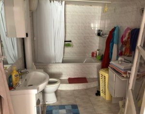 Maison 6 chambres à vendre dans Floresti