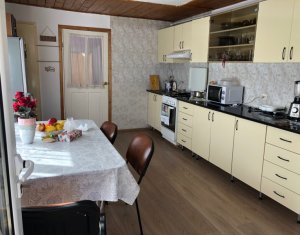 Maison 6 chambres à vendre dans Floresti
