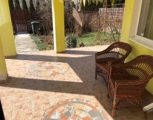 Maison 6 chambres à vendre dans Floresti