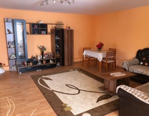 Maison 6 chambres à vendre dans Floresti
