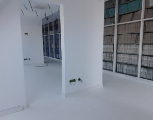 Bureau à louer, 90m2 dans Cluj-napoca, zone Centru