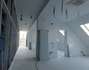 Bureau à louer dans Cluj-napoca, zone Centru