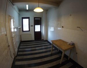 Appartement 5 chambres à vendre dans Cluj-napoca, zone Centru