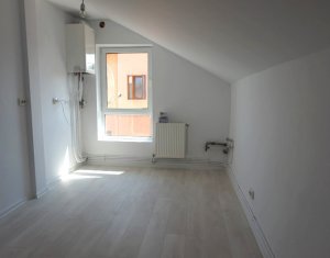 Lakás 4 szobák eladó on Floresti