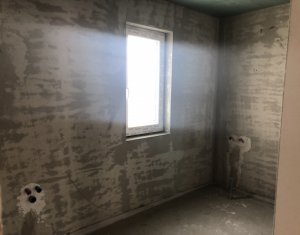 Maison 4 chambres à vendre dans Floresti