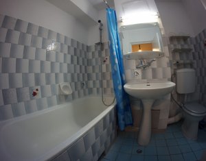 Appartement 3 chambres à louer dans Cluj-napoca, zone Marasti