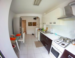 Lakás 4 szobák eladó on Cluj-napoca, Zóna Manastur