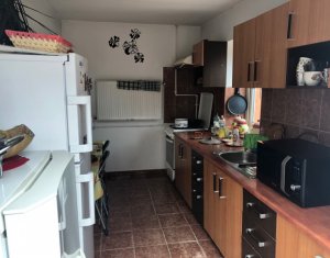 Maison 3 chambres à vendre dans Floresti