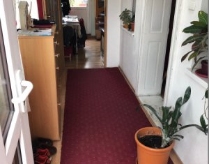 Maison 3 chambres à vendre dans Floresti