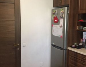 Maison 4 chambres à louer dans Floresti