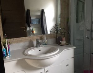 Maison 4 chambres à louer dans Floresti