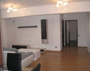 Appartement 3 chambres à louer dans Cluj-napoca, zone Centru