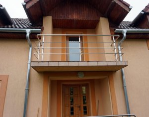 Maison 4 chambres à vendre dans Chinteni