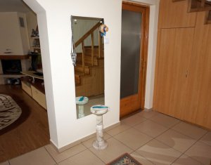 Maison 4 chambres à vendre dans Chinteni