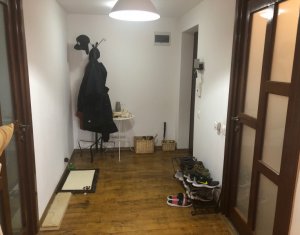 Appartement 3 chambres à louer dans Floresti