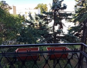 Appartement 3 chambres à louer dans Cluj-napoca, zone Centru
