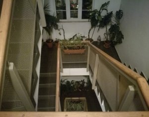 Lakás 4 szobák eladó on Cluj-napoca, Zóna Manastur