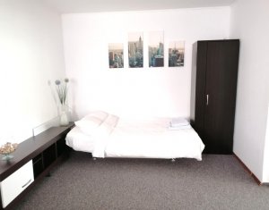 Appartement 3 chambres à louer dans Cluj-napoca, zone Centru