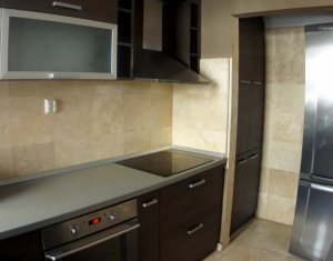 Appartement 3 chambres à louer dans Cluj-napoca, zone Zorilor