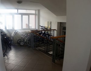 Appartement 3 chambres à louer dans Cluj-napoca, zone Zorilor
