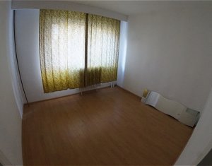 Appartement 4 chambres à louer dans Cluj-napoca, zone Manastur