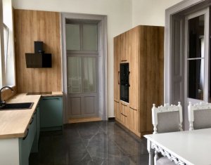 Appartement 3 chambres à louer dans Cluj-napoca, zone Centru